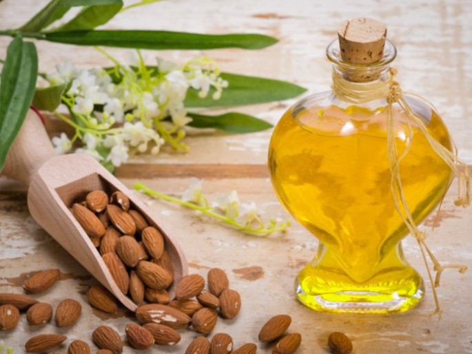 Almond Oil (Mamra Gurbandi)
